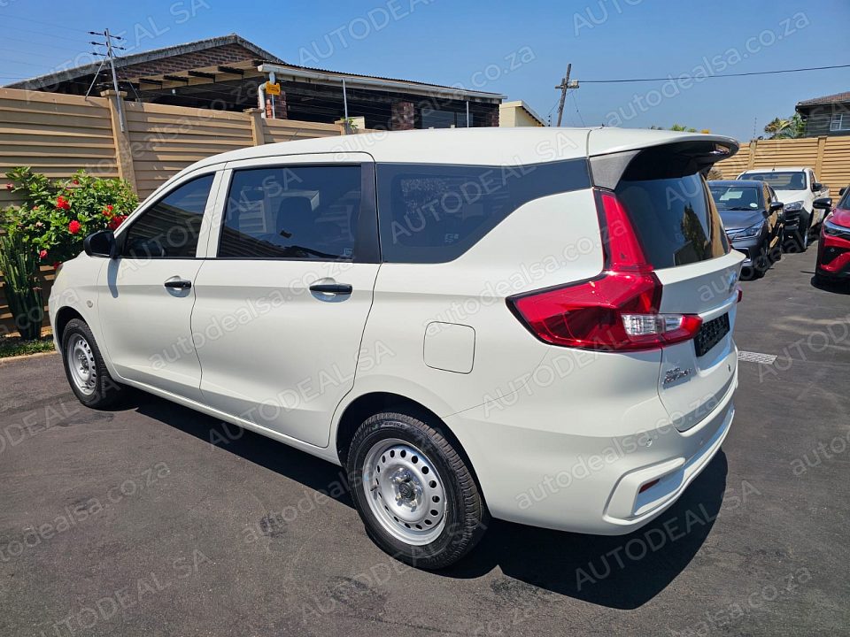 2026 Toyota Rumion photo 4