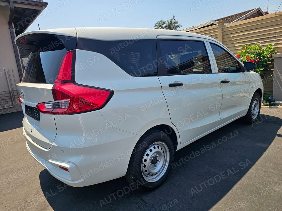2026 Toyota Rumion photo 7