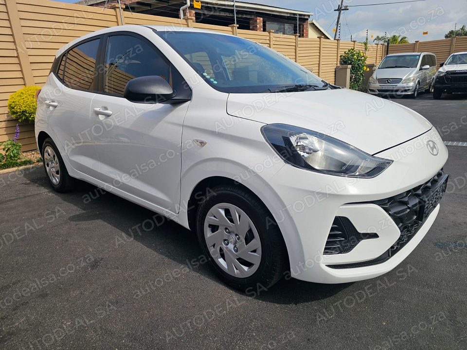 2025 Hyundai i 10 photo 1