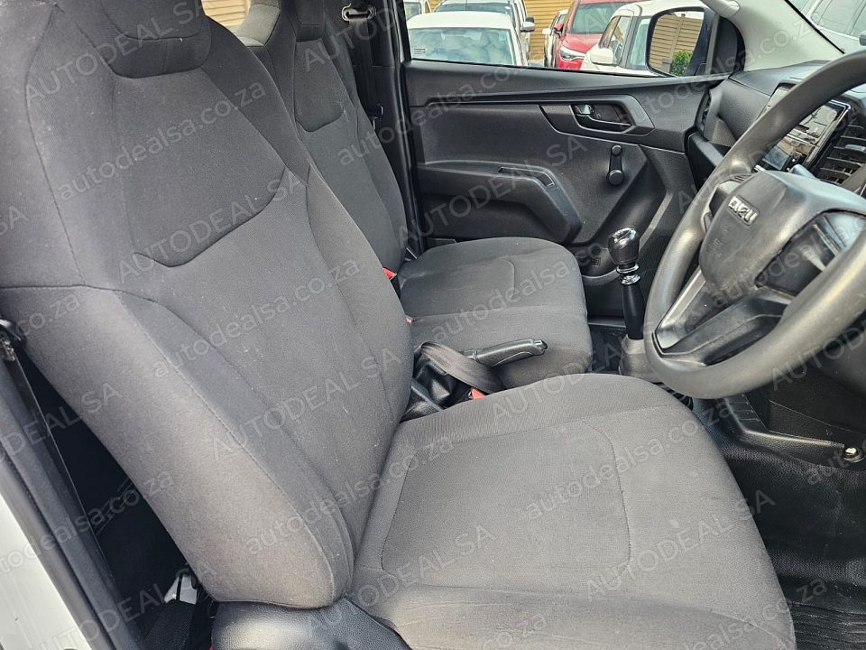 2024 Isuzu D-Max photo 8