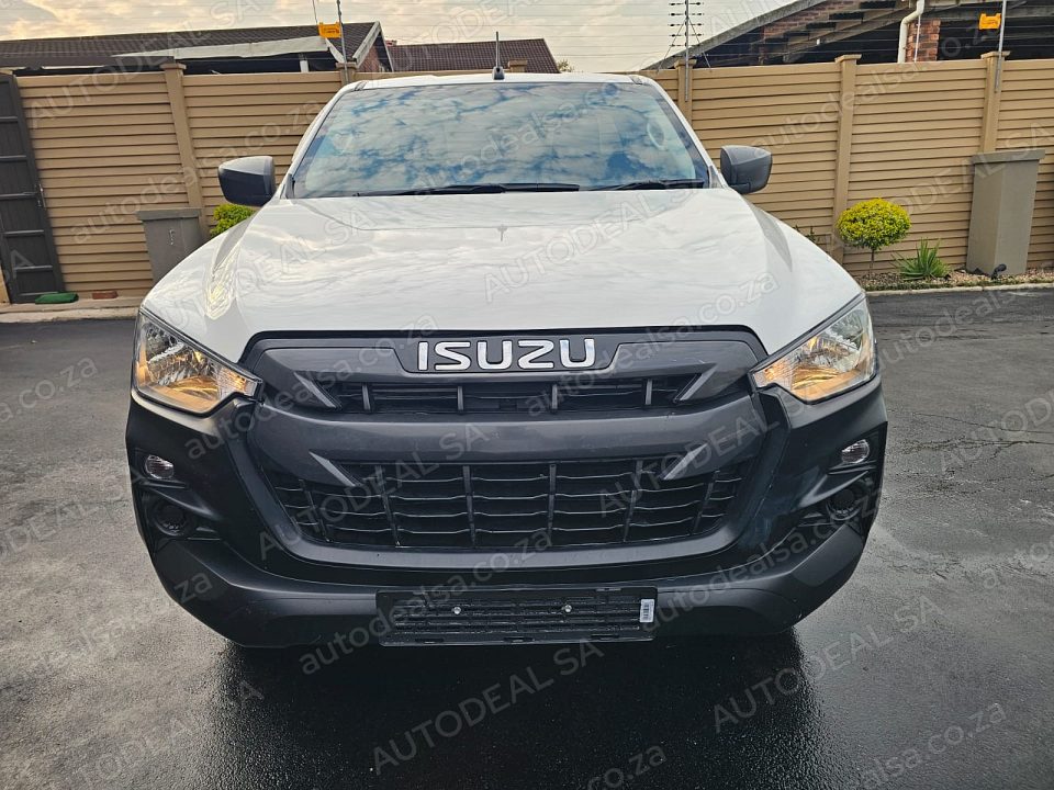 2024 Isuzu D-Max photo 2