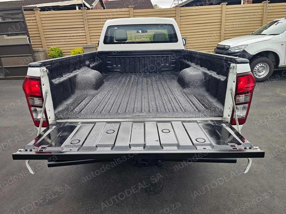 2014 Isuzu KB 250D photo 6
