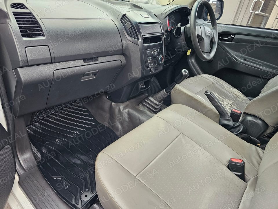 2014 Isuzu KB 250D photo 9