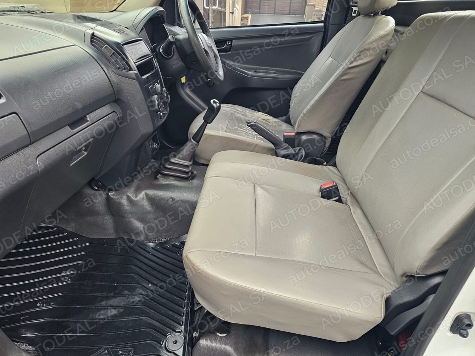 2014 Isuzu KB 250D photo 8