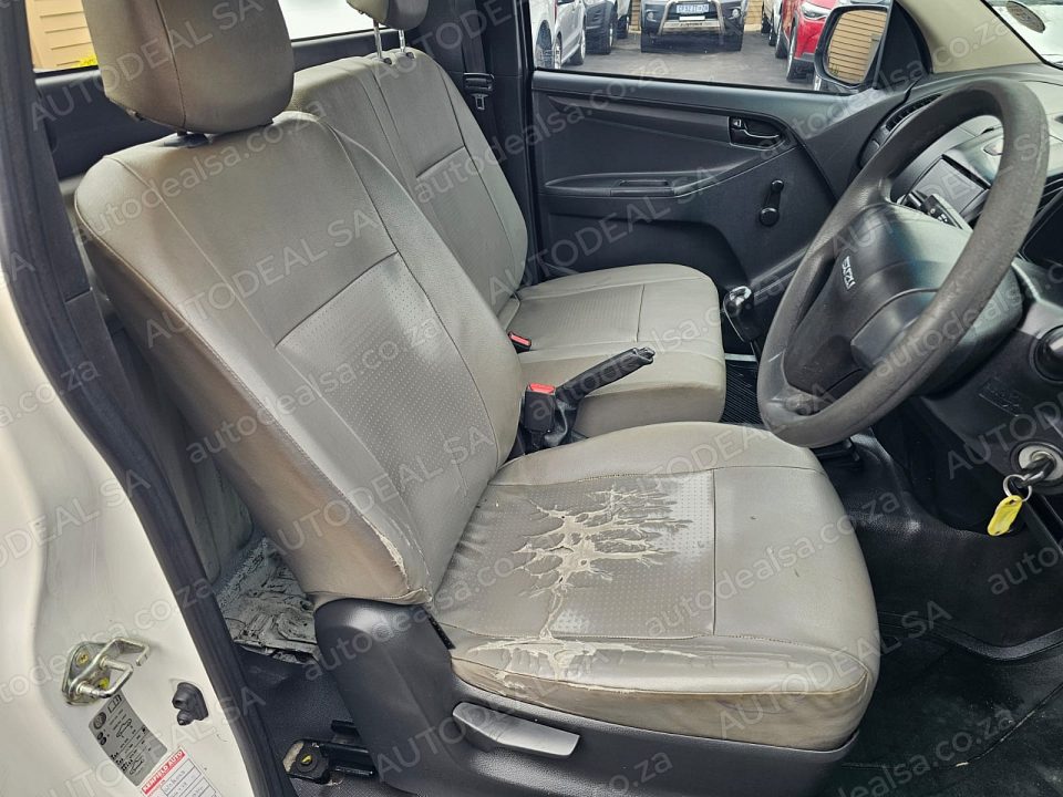 2014 Isuzu KB 250D photo 10
