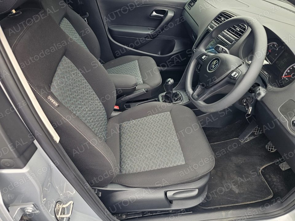 2025 Volkswagen Polo Vivo 1.4 Life photo 9