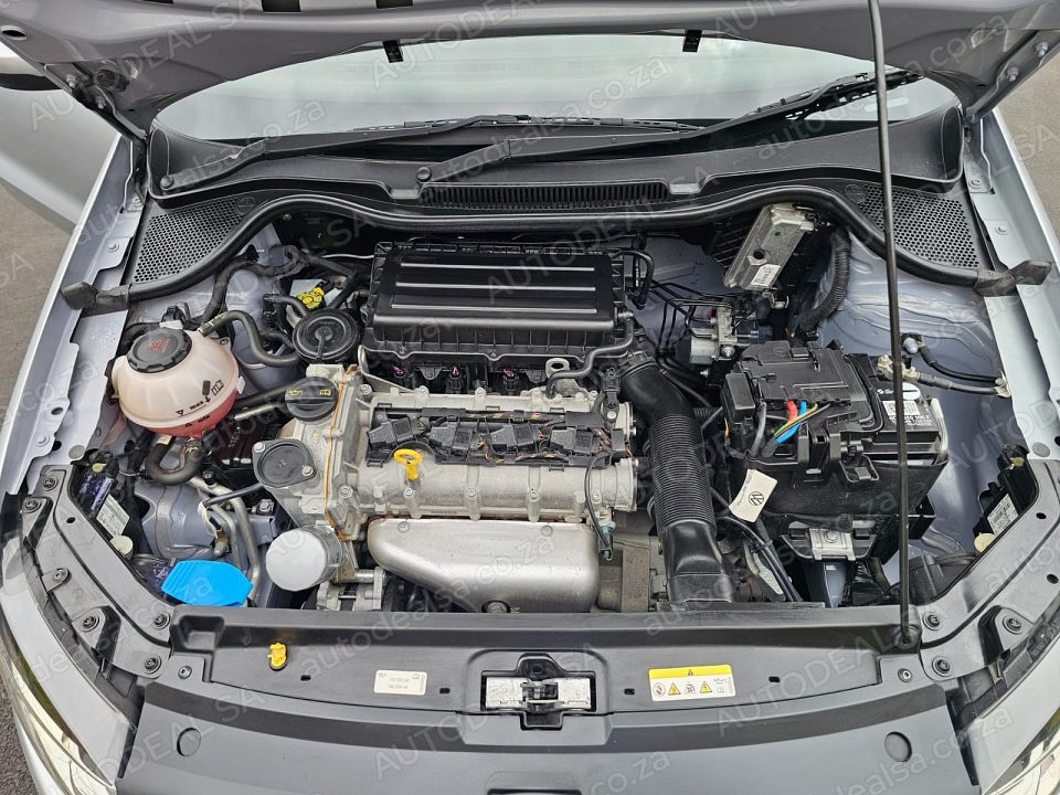 2025 Volkswagen Polo Vivo 1.4 Life photo 12
