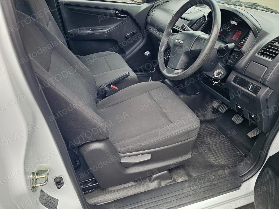 2026 Isuzu D-Max 250C Fleetside photo 8