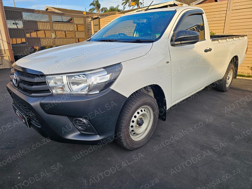 2026 Toyota Hilux 2.4D photo 3