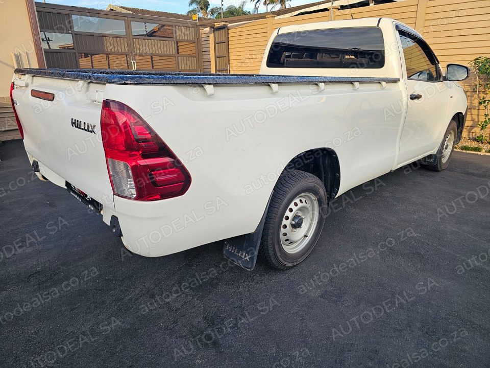 2026 Toyota Hilux 2.4D photo 7