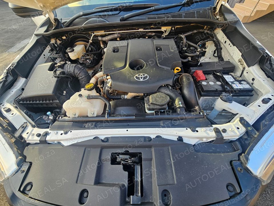 2026 Toyota Hilux 2.4D photo 11