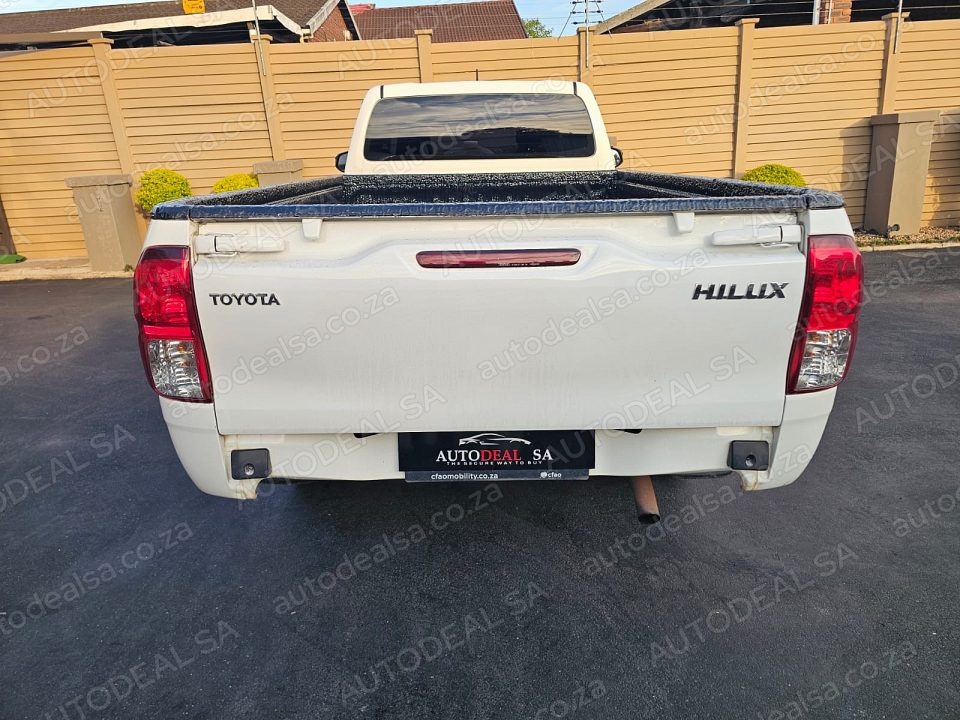2026 Toyota Hilux 2.4D photo 5