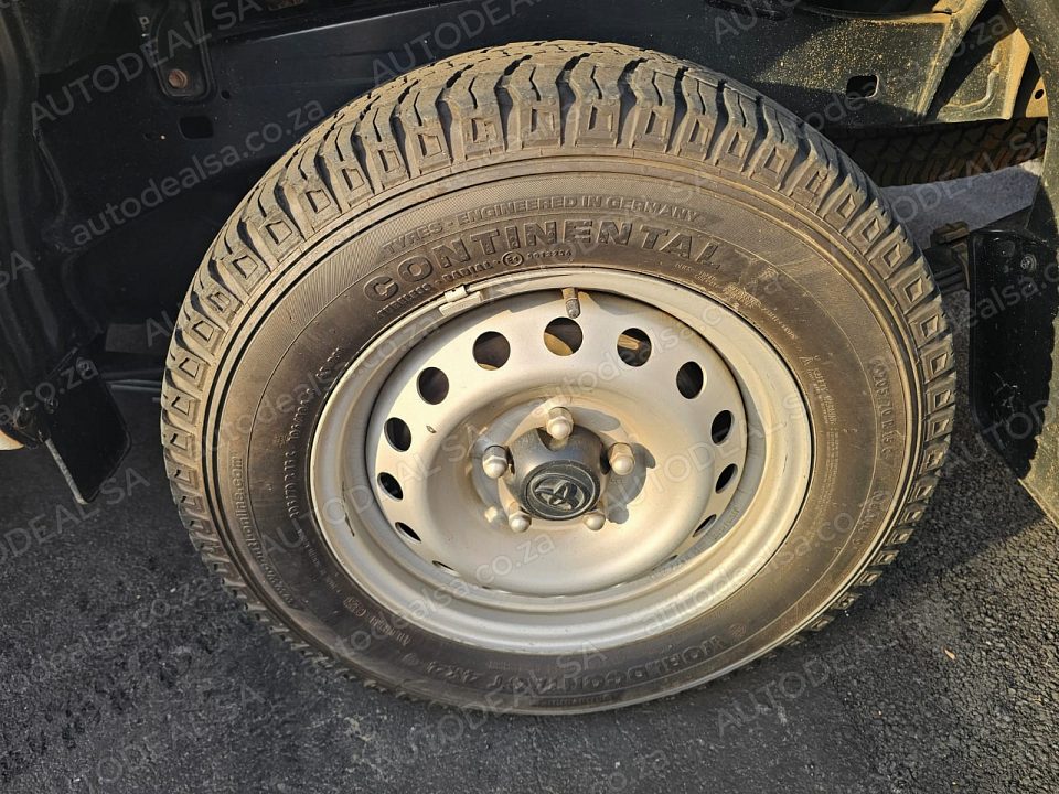 2026 Toyota Hilux 2.4D photo 12