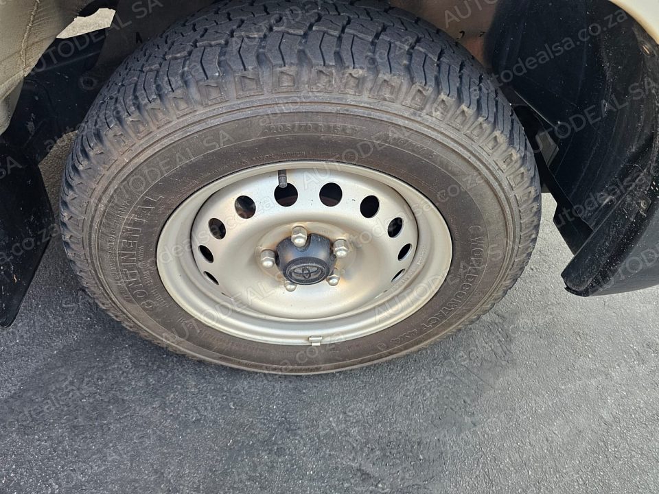 2026 Toyota Hilux 2.4D photo 15