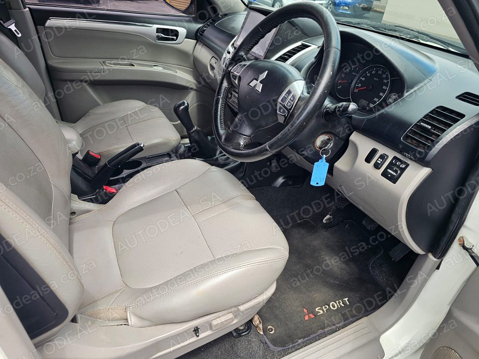 2013 Mitsubishi Pajero 3.2 DI-DC GLS 4X4 MANUAL photo 8