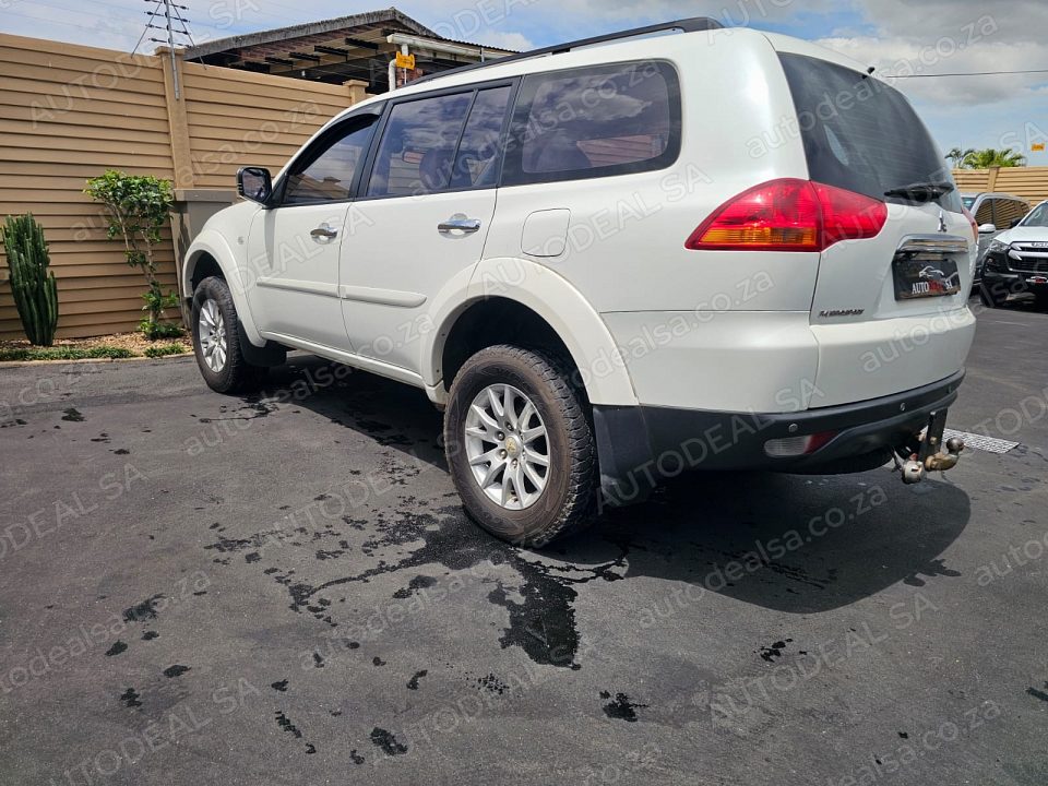 2013 Mitsubishi Pajero 3.2 DI-DC GLS 4X4 MANUAL photo 4