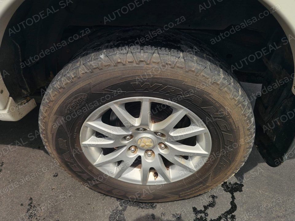 2013 Mitsubishi Pajero 3.2 DI-DC GLS 4X4 MANUAL photo 19
