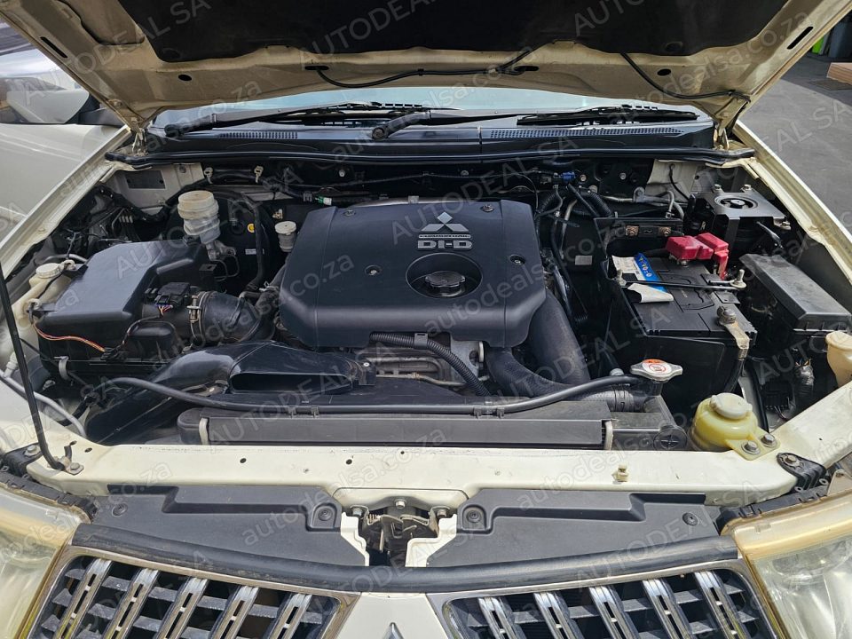 2013 Mitsubishi Pajero 3.2 DI-DC GLS 4X4 MANUAL photo 22