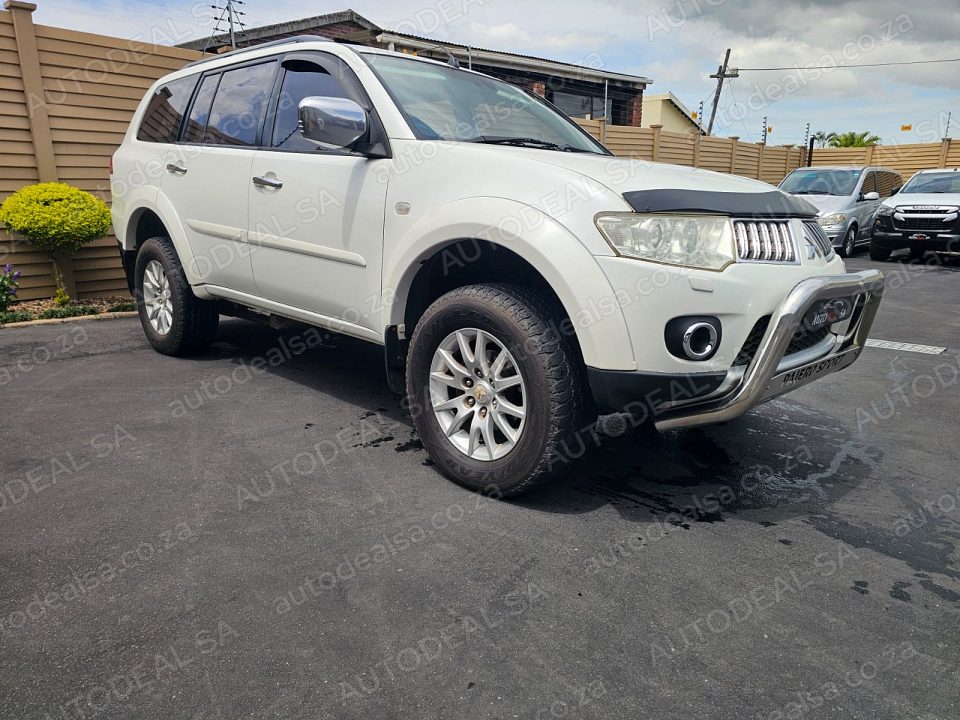 2013 Mitsubishi Pajero 3.2 DI-DC GLS 4X4 MANUAL photo 1