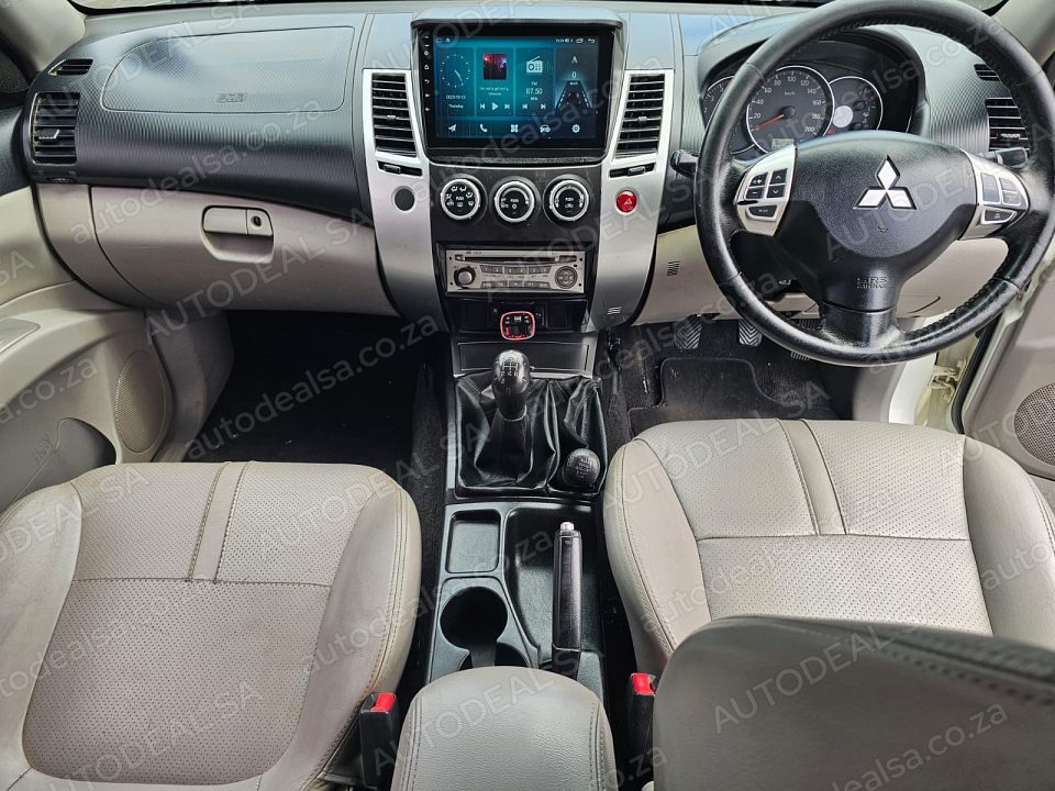 2013 Mitsubishi Pajero 3.2 DI-DC GLS 4X4 MANUAL photo 7