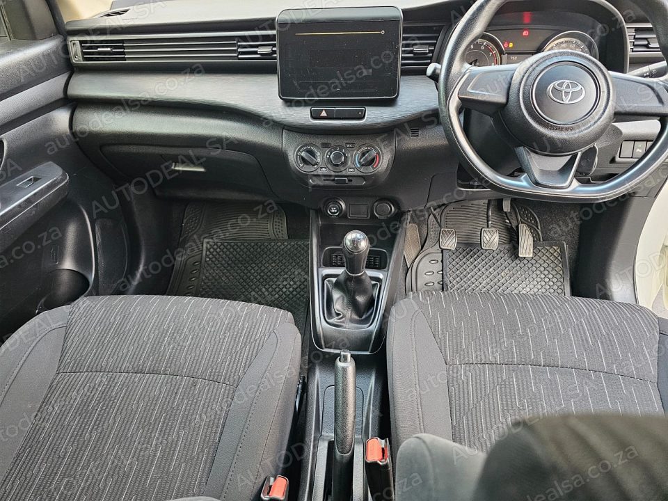 2024 Toyota Rumion 1.5 S photo 8