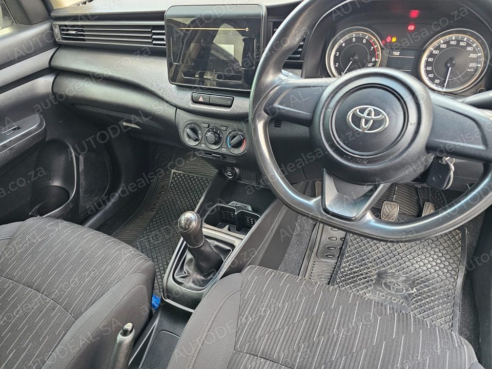 2024 Toyota Rumion 1.5 S photo 10