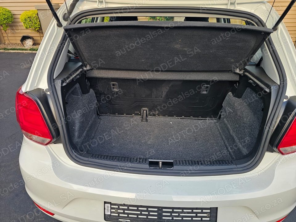 2024 Volkswagen Polo Vivo 1.6 AUTOMATIC COMFORTLINE 4200 KM photo 6