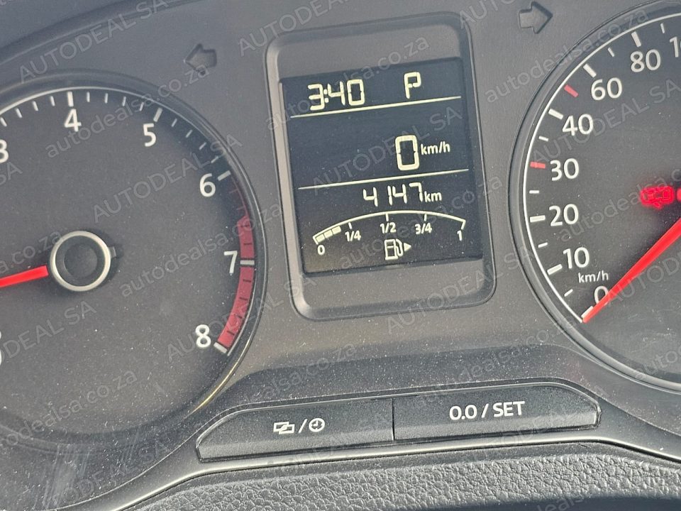 2024 Volkswagen Polo Vivo 1.6 AUTOMATIC COMFORTLINE 4200 KM photo 12