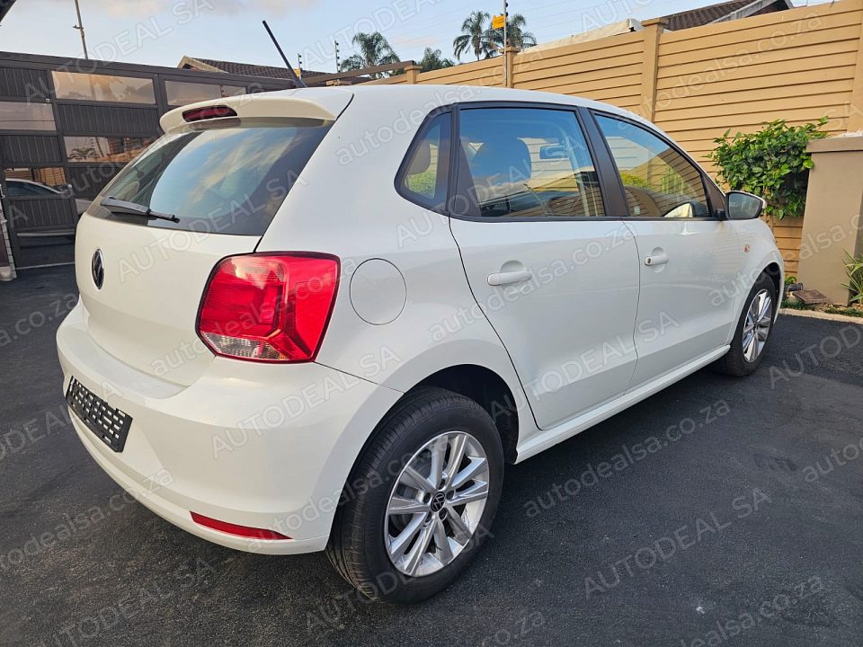 2024 Volkswagen Polo Vivo 1.6 AUTOMATIC COMFORTLINE 4200 KM photo 7