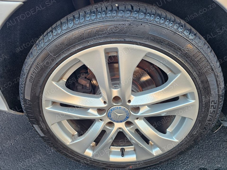 2013 Mercedes-Benz C-Class C180 Auto- 169Km photo 20