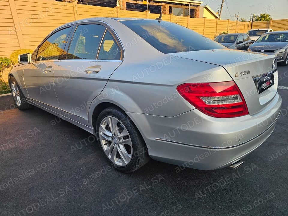 2013 Mercedes-Benz C-Class C180 Auto- 169Km photo 4