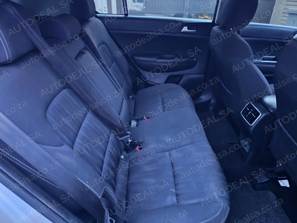 2018 Kia Sportage 1.7 Diesel, ONE Owner- Full franchise history- Clean photo 9