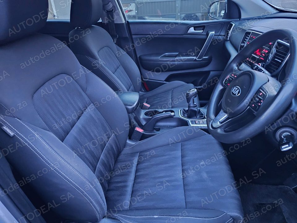 2018 Kia Sportage 1.7 Diesel, ONE Owner- Full franchise history- Clean photo 8