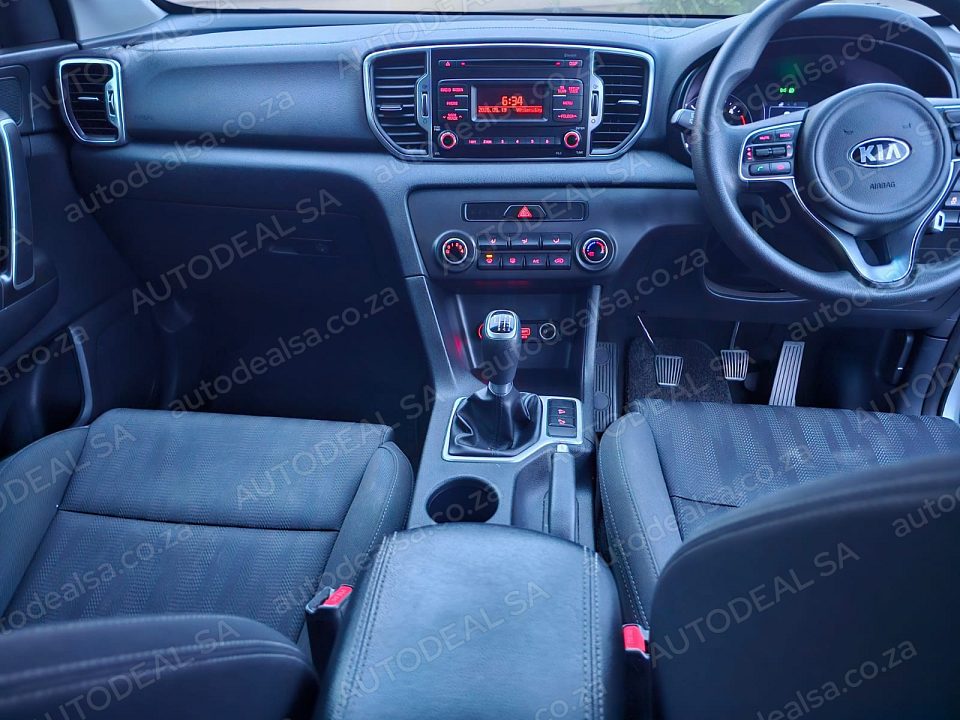 2018 Kia Sportage 1.7 Diesel, ONE Owner- Full franchise history- Clean photo 7