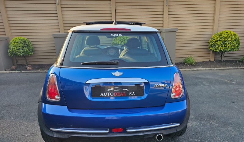 
								2006 MINI Hatch PANORAMIC SUNROOF- LOW MILEAGE- 2 OWNERS- 107 000 KM full									
