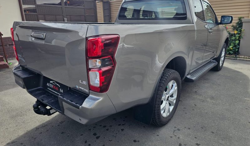 
								2023 Isuzu D-Max 1.9 DDI HR LS Auto Extended Cab- 18000 KM full									