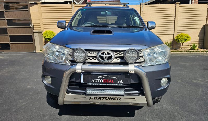 2010 Toyota Fortuner 3.0 D4D, Manual, Diff Lock, 7 Seater- 297000 km full