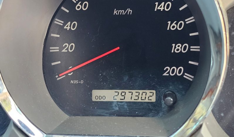 2010 Toyota Fortuner 3.0 D4D, Manual, Diff Lock, 7 Seater- 297000 km full