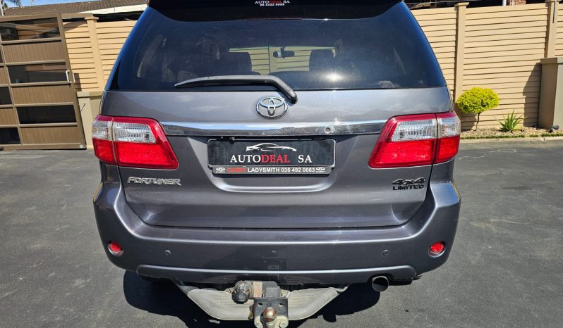 2010 Toyota Fortuner 3.0 D4D, Manual, Diff Lock, 7 Seater- 297000 km full