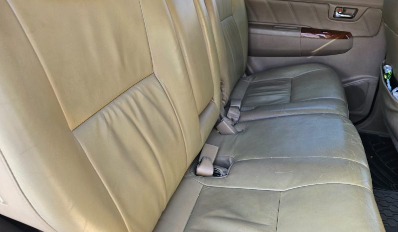 2010 Toyota Fortuner 3.0 D4D, Manual, Diff Lock, 7 Seater- 297000 km full