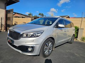 2015 Kia Sedona 2.2 D- SXL- Auto- @ owners- Clean with history- 187000 km