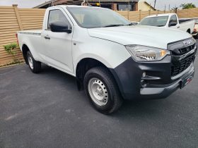 2024 Isuzu D-Max 1.9 DDi- 45000 km- Warranty & Plan