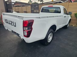 2024 Isuzu D-Max 1.9 DDi- 45000 km- Warranty & Plan full